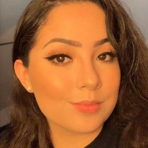 Meet your Posher, Ariana